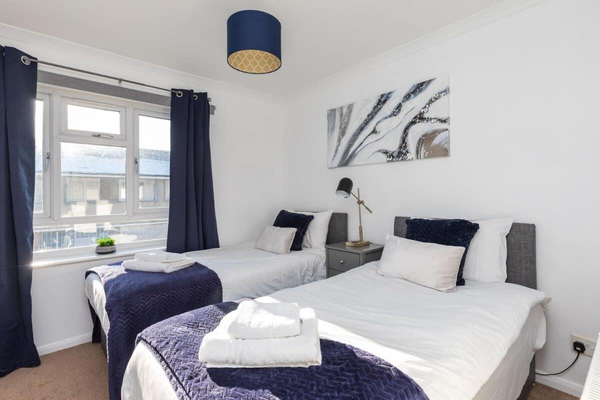 19A The Broadwalk - Cozy 1Br In The Heart Of Crawley Near Gatwick Airport Great For Contractors And Flight Crew Students 빌라 외부 사진